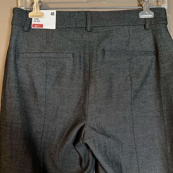 NWT! Express mid rise skinny dress pants. Size 4 - Picture 9 of 13